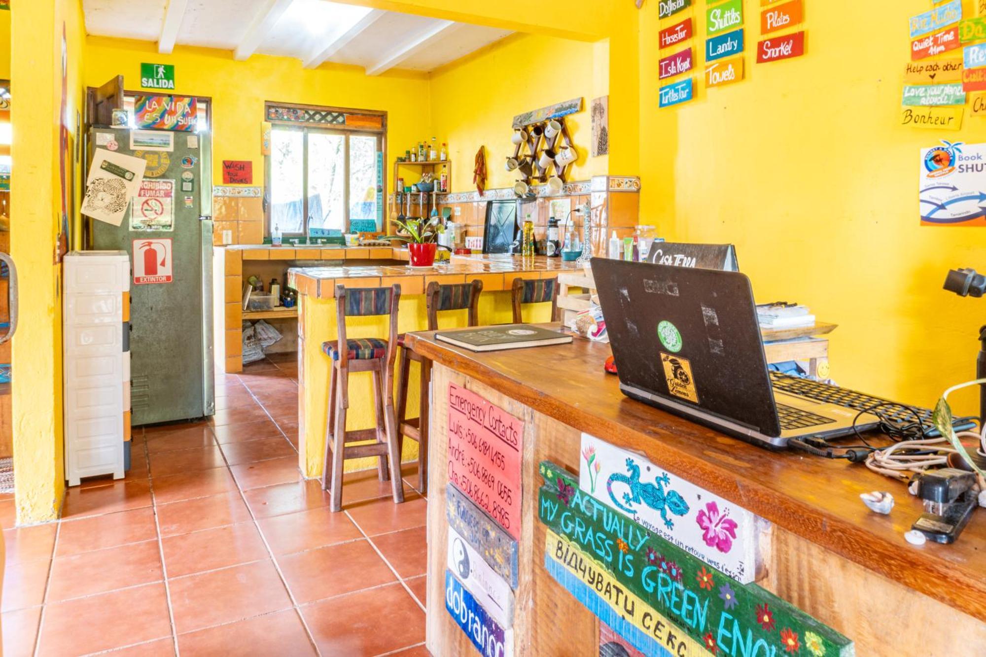 Casa Terra Hostel Sámara Eksteriør billede